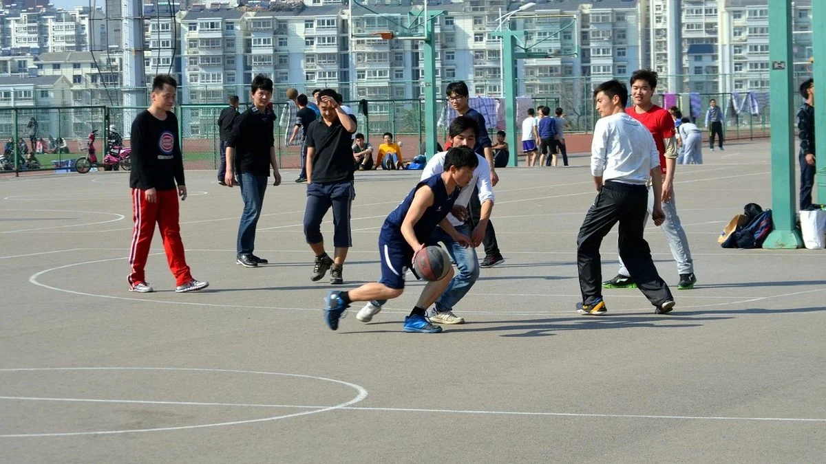 奥利维亚·迈尔斯领跑WNBA新秀：核心位置竞争格局解析